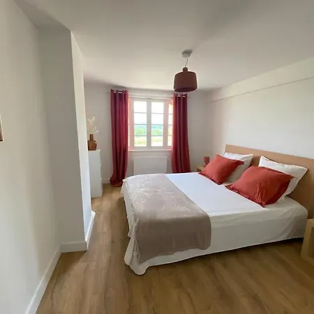 Chai Nous ! Maison Renovee Sur Un Domaine Viticole Proche De Saint Emilion *