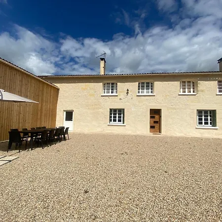 Chai Nous ! Maison Renovee Sur Un Domaine Viticole Proche De Saint Emilion Hébergement de vacances Gardegan-et-Tourtirac